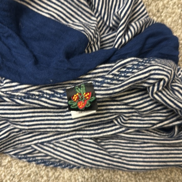 One Shoulder Striped Top - Picture 5 of 7